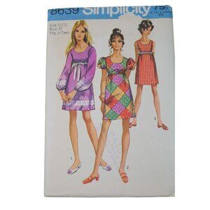 1969 Dress Pattern Simplicity 8639 Size 11/12 Teen UNCUT 93508
